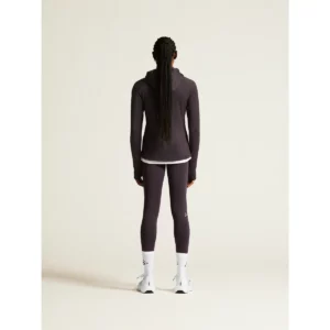 Chaqueta polar mujer CRAFT EXPLORE POWER FLEECE 1915241, Dk plum, con modelo, vista posterior de cuerpo entero
