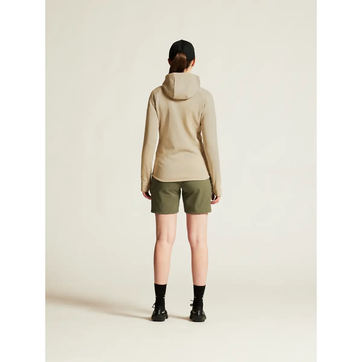 Chaqueta polar mujer CRAFT EXPLORE POWER FLEECE 1915241 42 Chaqueta polar mujer CRAFT EXPLORE POWER FLEECE 1915241, Hay, con modelo, vista posterior de cuerpo entero