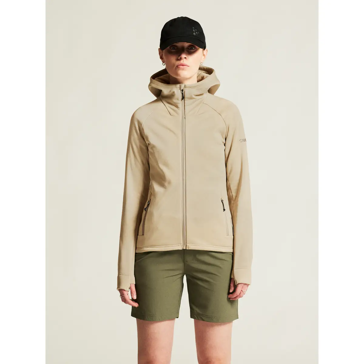 Chaqueta polar mujer CRAFT EXPLORE POWER FLEECE 1915241 49 Chaqueta polar mujer CRAFT EXPLORE POWER FLEECE 1915241, Hay, con modelo, vista frontal