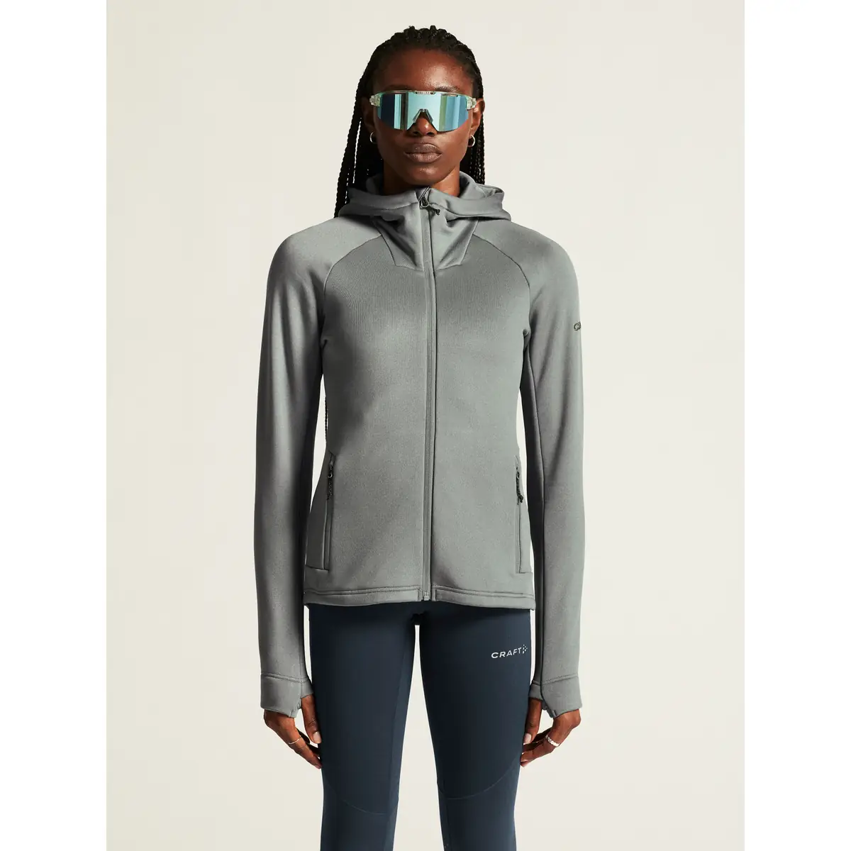 Chaqueta polar mujer CRAFT EXPLORE POWER FLEECE 1915241 55 Chaqueta polar mujer CRAFT EXPLORE POWER FLEECE 1915241, Leaf, con modelo, vista frontal