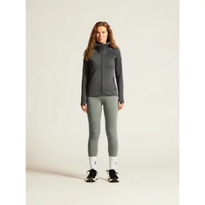Chaqueta polar mujer CRAFT EXPLORE POWER FLEECE 1915241, Granite, con modelo, vista frontal de cuerpo entero