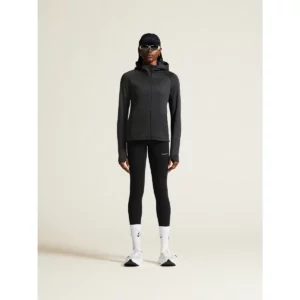Chaqueta polar mujer CRAFT EXPLORE POWER FLEECE 1915241, Negro, con modelo, vista frontal de cuerpo entero