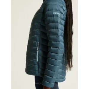 Chaqueta mujer CRAFT ADV EXPLORE LT. DOWN JKT 1915253, detalle lateral con modelo