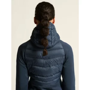 Chaqueta mujer CRAFT ADV EXPLORE LT. DOWN HYBRID JKT 1915257, detalle posterior con modelo