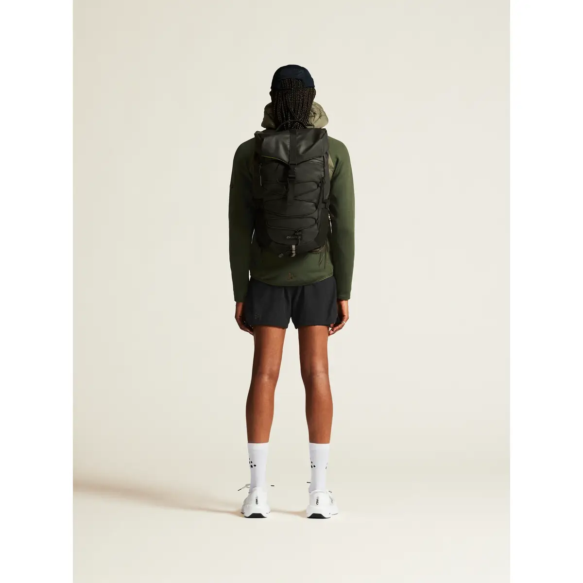 Chaqueta mujer CRAFT ADV EXPLORE LT. DOWN HYBRID JKT 1915257 26 Chaqueta mujer CRAFT ADV EXPLORE LT. DOWN HYBRID JKT 1915257, vista posterior con modelo