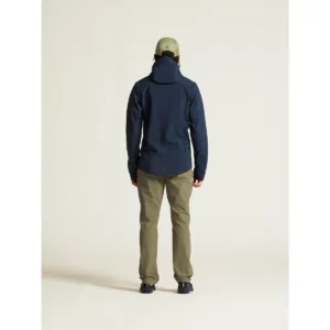 Chaqueta hombre CRAFT ADV EXPLORE SOFTSHELL 2.0 JKT 1915258, con modelo, vista posterior