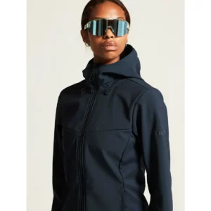 Chaqueta mujer CRAFT ADV EXPLORE SOFTSHELL 2.0 JKT 1915259, con modelo, detalle frontal del cuello