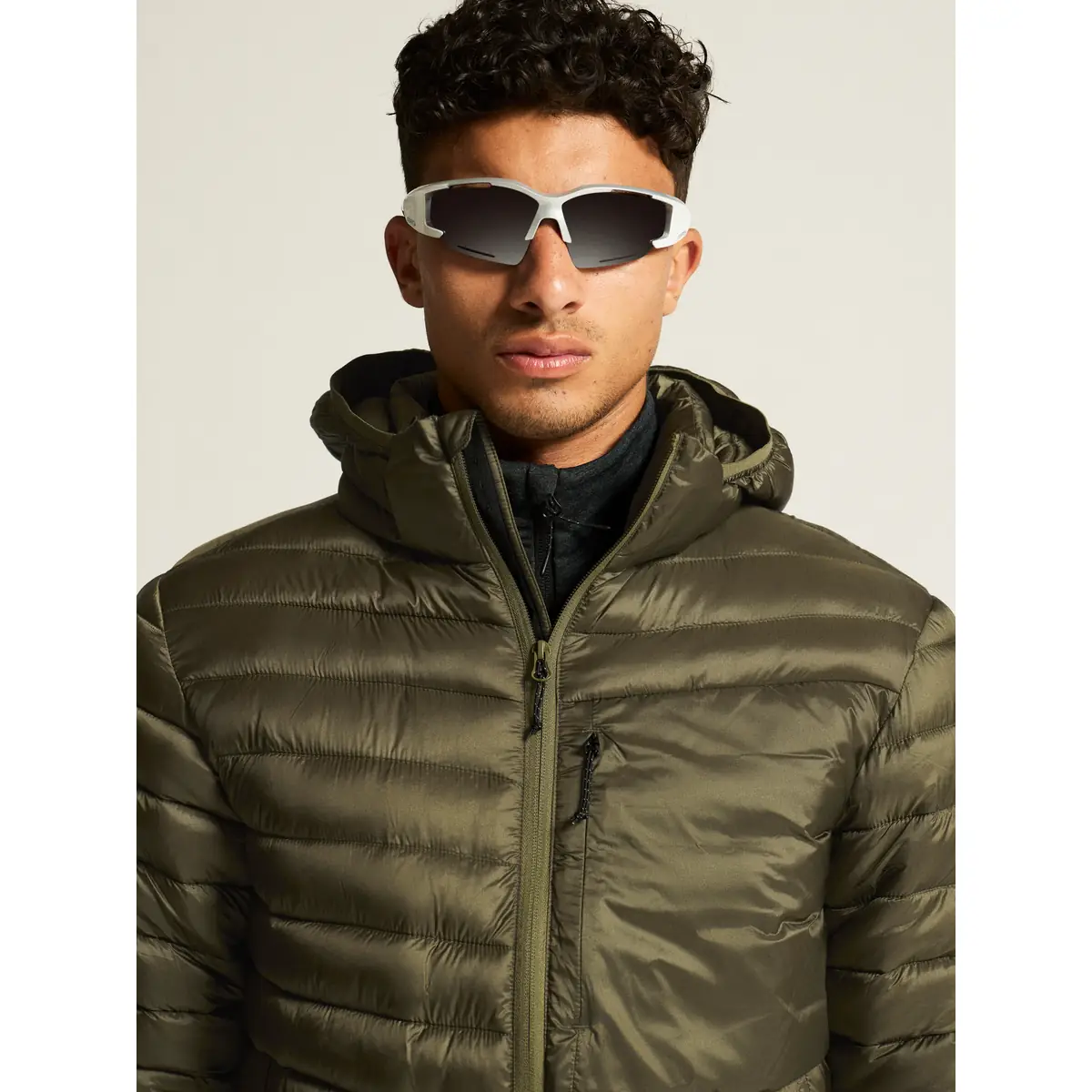 Chaqueta hombre CRAFT CORE EXPLORE INSULATION 1915260 22 Chaqueta hombre CRAFT CORE EXPLORE INSULATION 1915260, detalle frontal con modelo