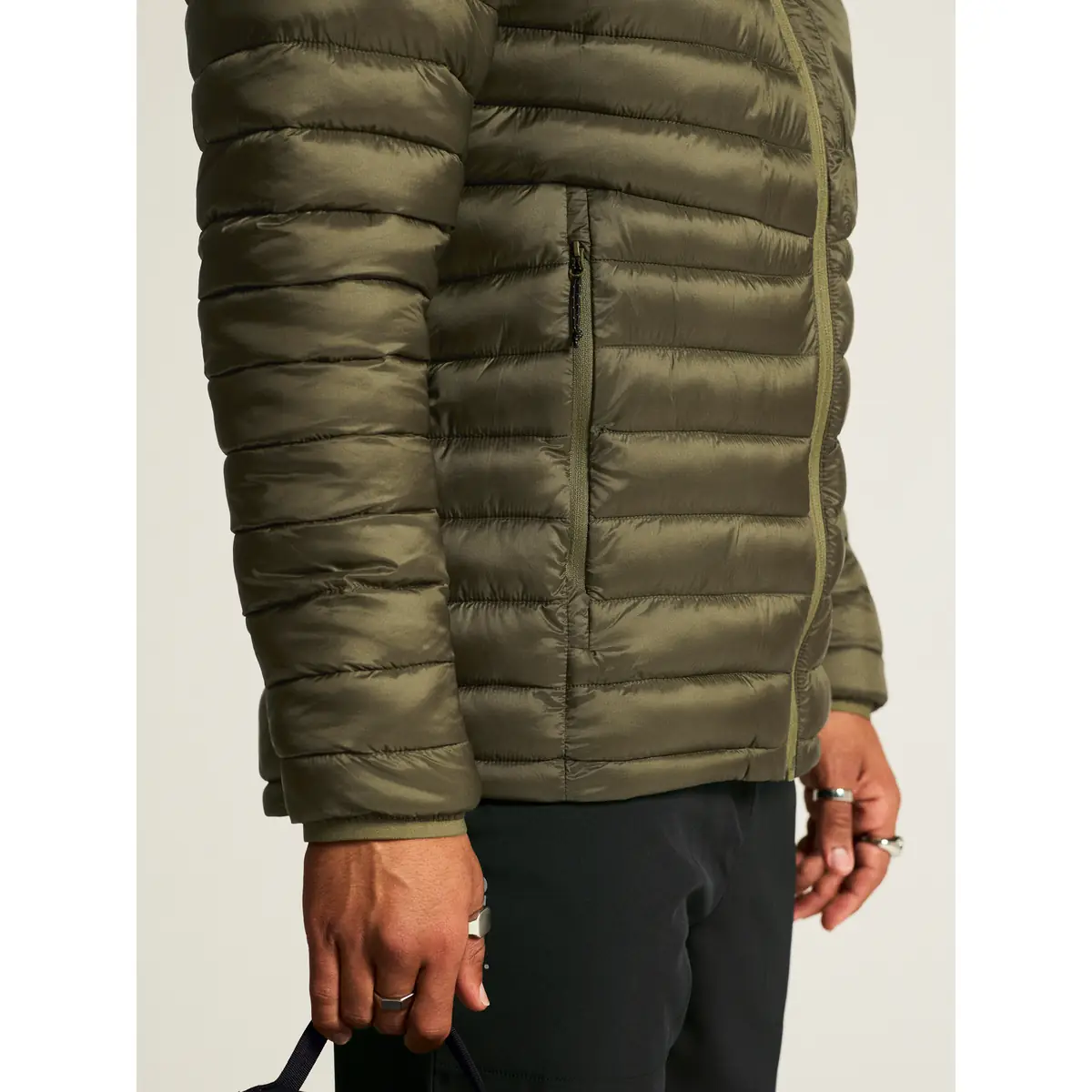 Chaqueta hombre CRAFT CORE EXPLORE INSULATION 1915260 20 Chaqueta hombre CRAFT CORE EXPLORE INSULATION 1915260, detalle lateral con modelo