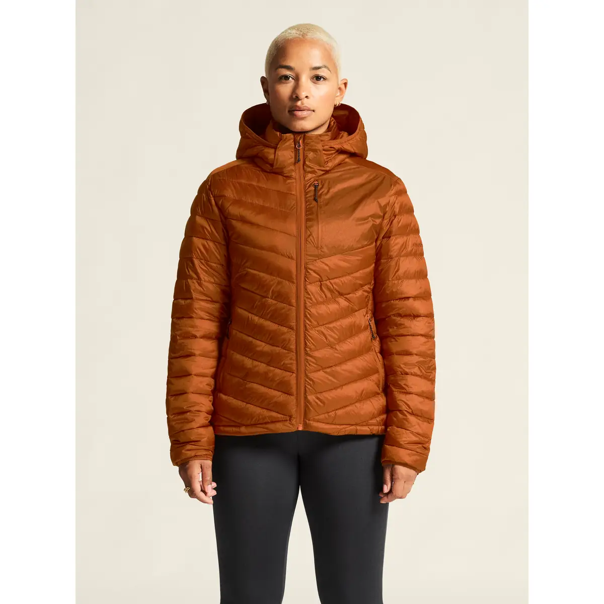 Chaqueta hombre CRAFT CORE EXPLORE INSULATION 1915260 25 Chaqueta CRAFT CORE EXPLORE INSULATION 1915260, Buff, con modelo, vista frontal