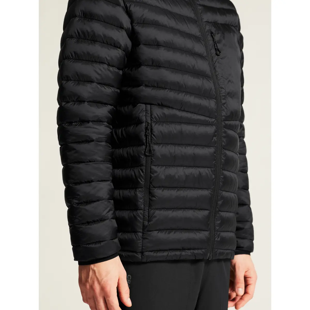 Chaqueta hombre CRAFT CORE EXPLORE INSULATION 1915260 34 Chaqueta hombre CRAFT CORE EXPLORE INSULATION 1915260, detalle lateral con modelo