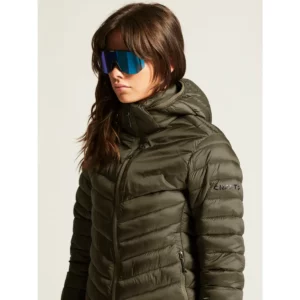 Chaqueta mujer CRAFT CORE EXPLORE LT. INSULATION JKT 1915261, Rift, con modelo, detalle de cuello y hombro
