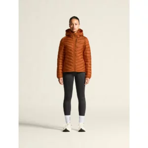 Chaqueta mujer CRAFT CORE EXPLORE LT. INSULATION JKT 1915261, Buff, con modelo, vista frontal de cuerpo entero
