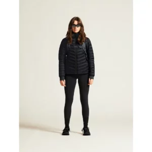 Chaqueta mujer CRAFT CORE EXPLORE LT. INSULATION JKT 1915261, Negro, con modelo, vista frontal de cuerpo entero