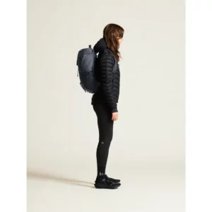 Chaqueta mujer CRAFT CORE EXPLORE LT. INSULATION JKT 1915261, Negro, con modelo, vista lateral de cuerpo entero