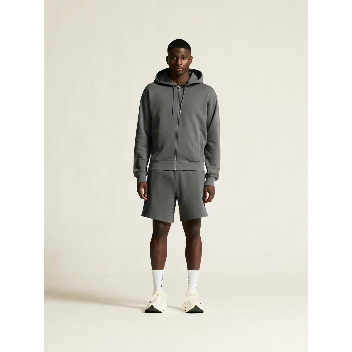 Sudadera hombre CRAFT FREQUENT FZ HOODIE 1916306 36 Sudadera hombre CRAFT FREQUENT FZ HOODIE 1916306, Lava, con modelo, vista frontal