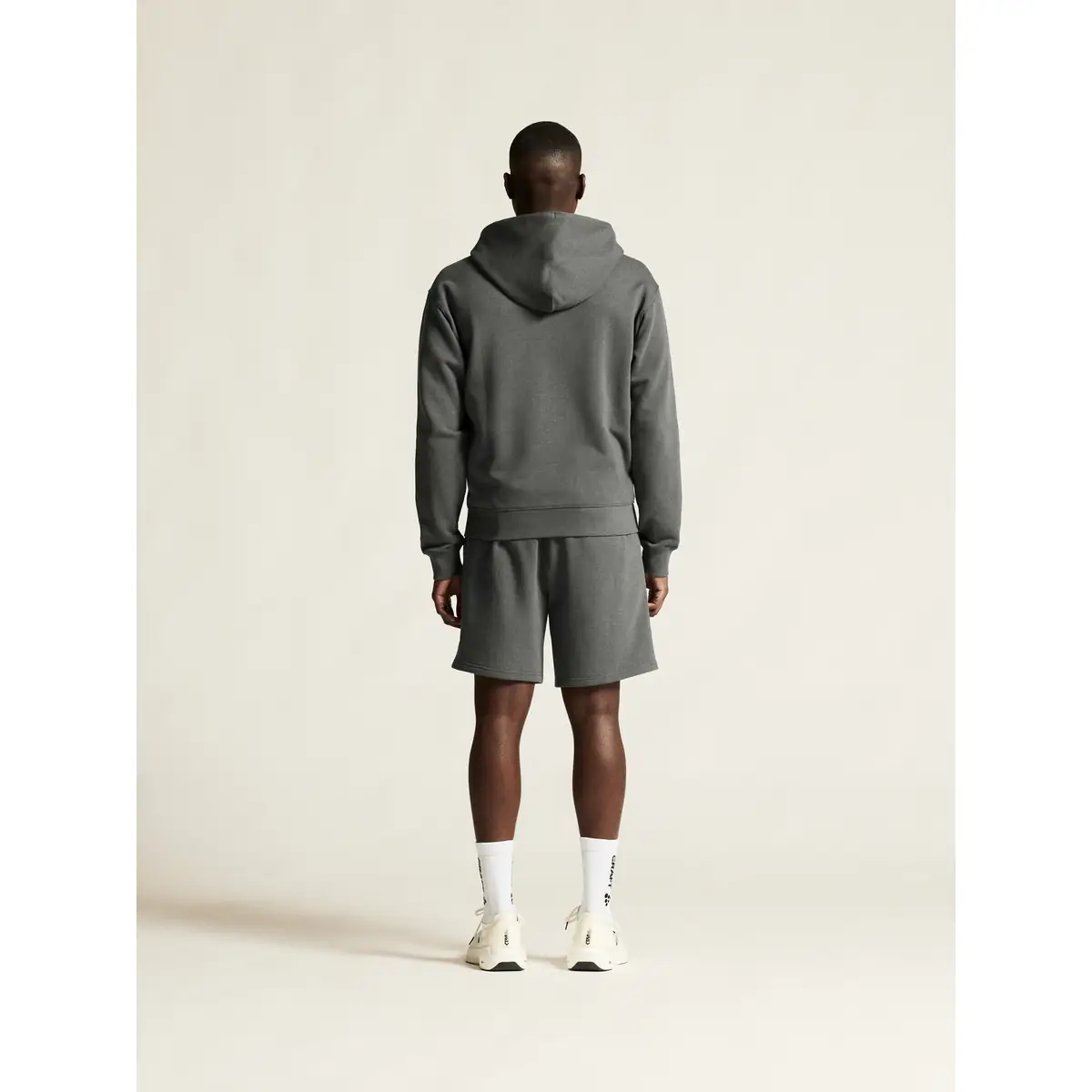 Sudadera hombre CRAFT FREQUENT FZ HOODIE 1916306 34 Sudadera hombre CRAFT FREQUENT FZ HOODIE 1916306, Lava, con modelo, vista posterior