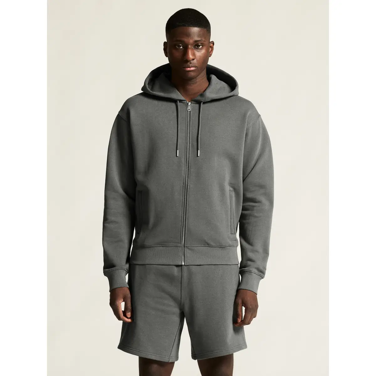 Sudadera hombre CRAFT FREQUENT FZ HOODIE 1916306 31 Sudadera hombre CRAFT FREQUENT FZ HOODIE 1916306, Lava, con modelo, vista frontal