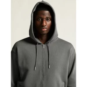 Sudadera hombre CRAFT FREQUENT FZ HOODIE 1916306, Lava, con modelo, detalle de la capucha puesta