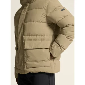 Chaqueta hombre CRAFT URBAN DOWN PUFFER JACKET 1916374, Taupe, con modelo, detalle del bolsillo lateral