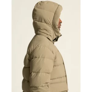 Chaqueta hombre CRAFT URBAN DOWN PUFFER JACKET 1916374, Taupe, con modelo, vista lateral con capucha puesta