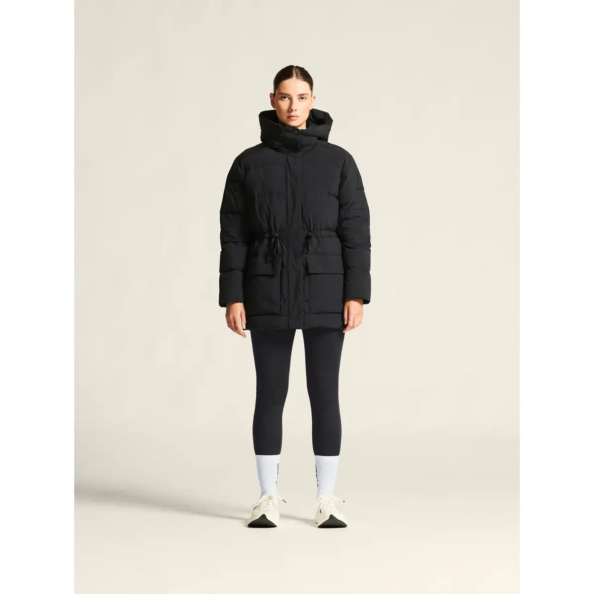 Chaqueta mujer CRAFT URBAN DOWN PUFFER JACKET 1916375 43 Chaqueta mujer CRAFT URBAN DOWN PUFFER JACKET 1916375, Negro, con modelo, vista frontal de cuerpo entero