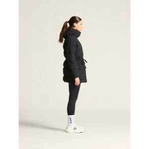 Chaqueta mujer CRAFT URBAN DOWN PUFFER JACKET 1916375, Negro, con modelo, vista lateral de cuerpo entero
