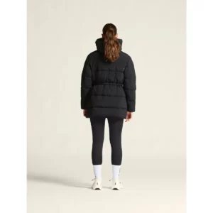 Chaqueta mujer CRAFT URBAN DOWN PUFFER JACKET 1916375, Negro, con modelo, vista posterior de cuerpo entero