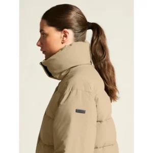 Abrigo mujer CRAFT URBAN LONG PADDED COAT 1916376, Taupe, con modelo, detalle lateral del cuello
