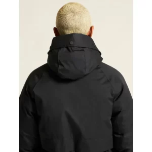 Parka mujer CRAFT URBAN PADDED PARKA 1916378, Negro, con modelo, detalle posterior de capucha