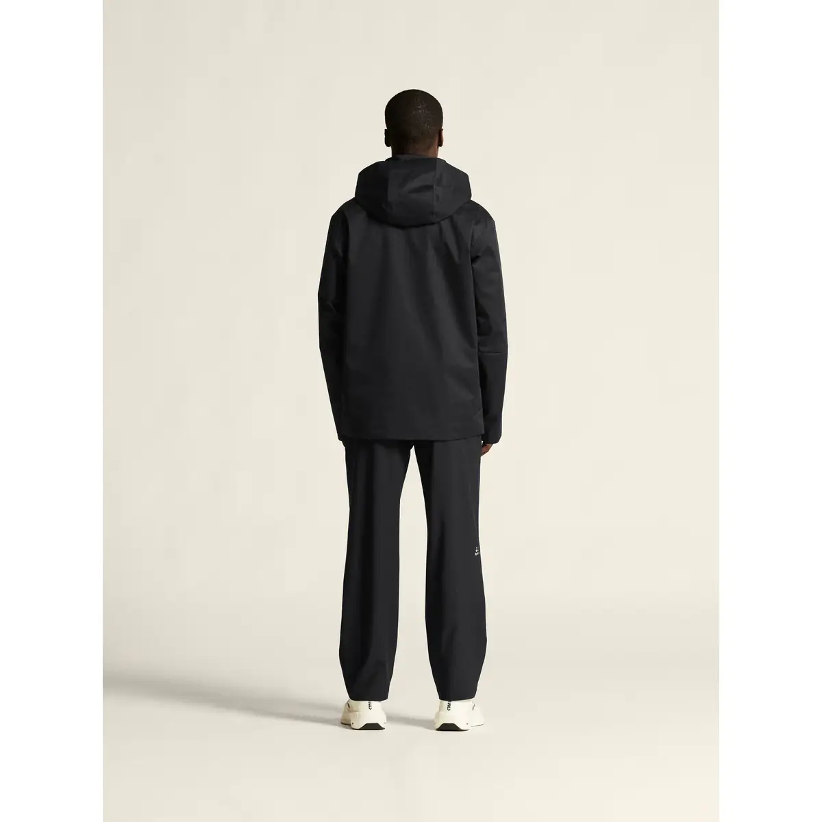 Chaqueta hombre CRAFT URBAN JACKET 1916379 34 Chaqueta hombre CRAFT URBAN JACKET 1916379, Negro, con modelo, vista posterior de cuerpo completo