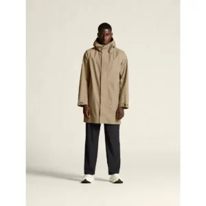 Abrigo unisex CRAFT URBAN SHELL COAT 1916385, Taupe, con modelo, vista frontal de cuerpo completo