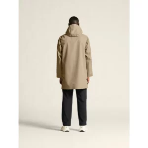 Abrigo unisex CRAFT URBAN SHELL COAT 1916385, Taupe, con modelo, vista posterior de cuerpo completo