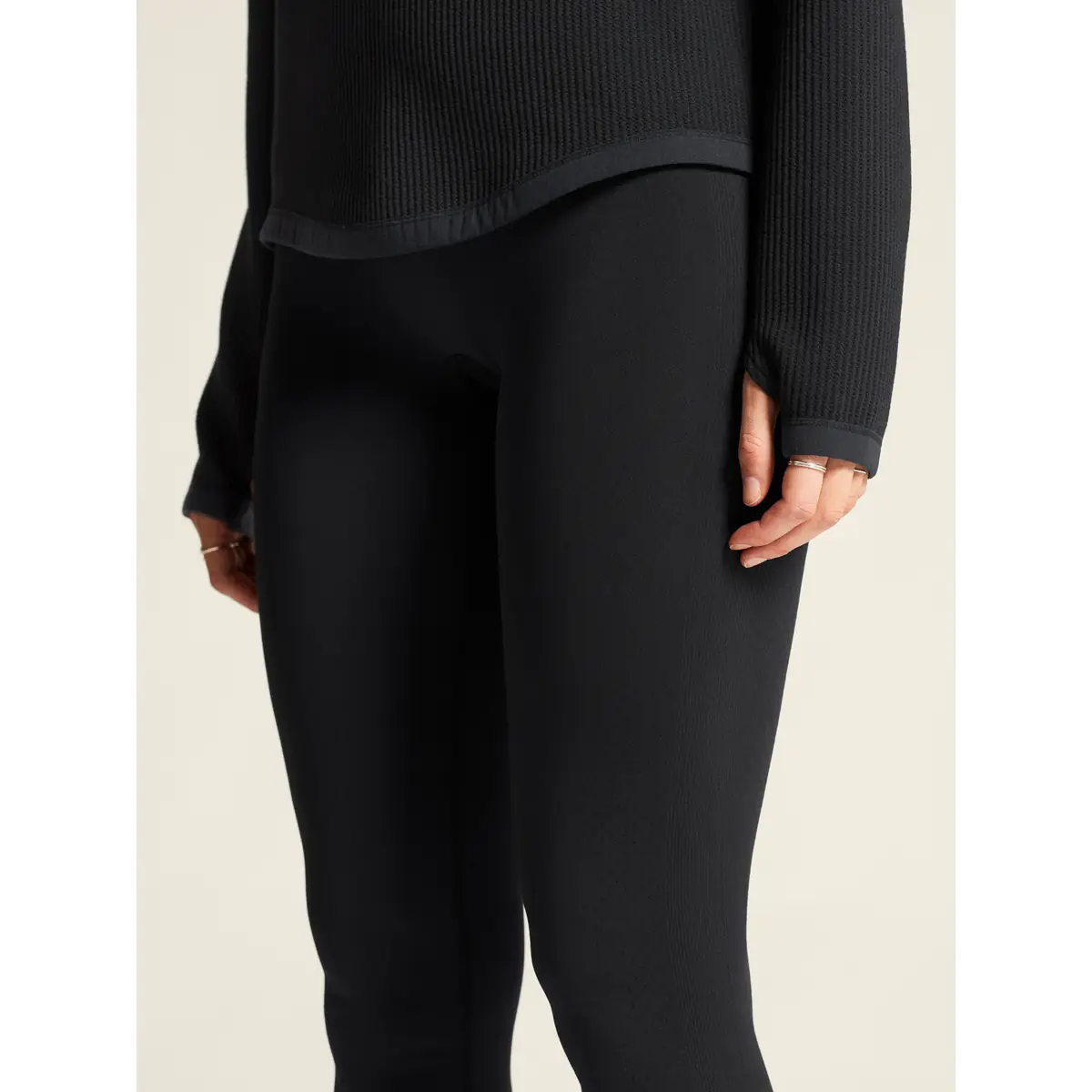 Pantalón interior mujer CRAFT ACTIVE COMFORT PANTS 2 1916690 2 Pantalón interior mujer CRAFT ACTIVE COMFORT PANTS 2 1916690, Negro, con modelo, detalle de la cadera y el muslo