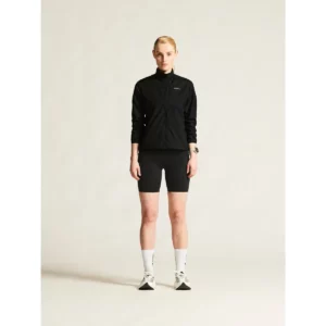 Cortavientos mujer CRAFT ESSENCE WIND JACKET 2 C17236, Negro, con modelo, vista frontal de cuerpo completo
