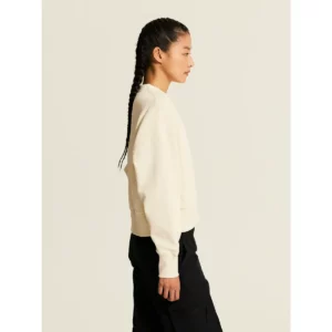 Sudadera mujer CRAFT FREQUENT CROPPED RN C17241, Tofu, con modelo, lateral derecho