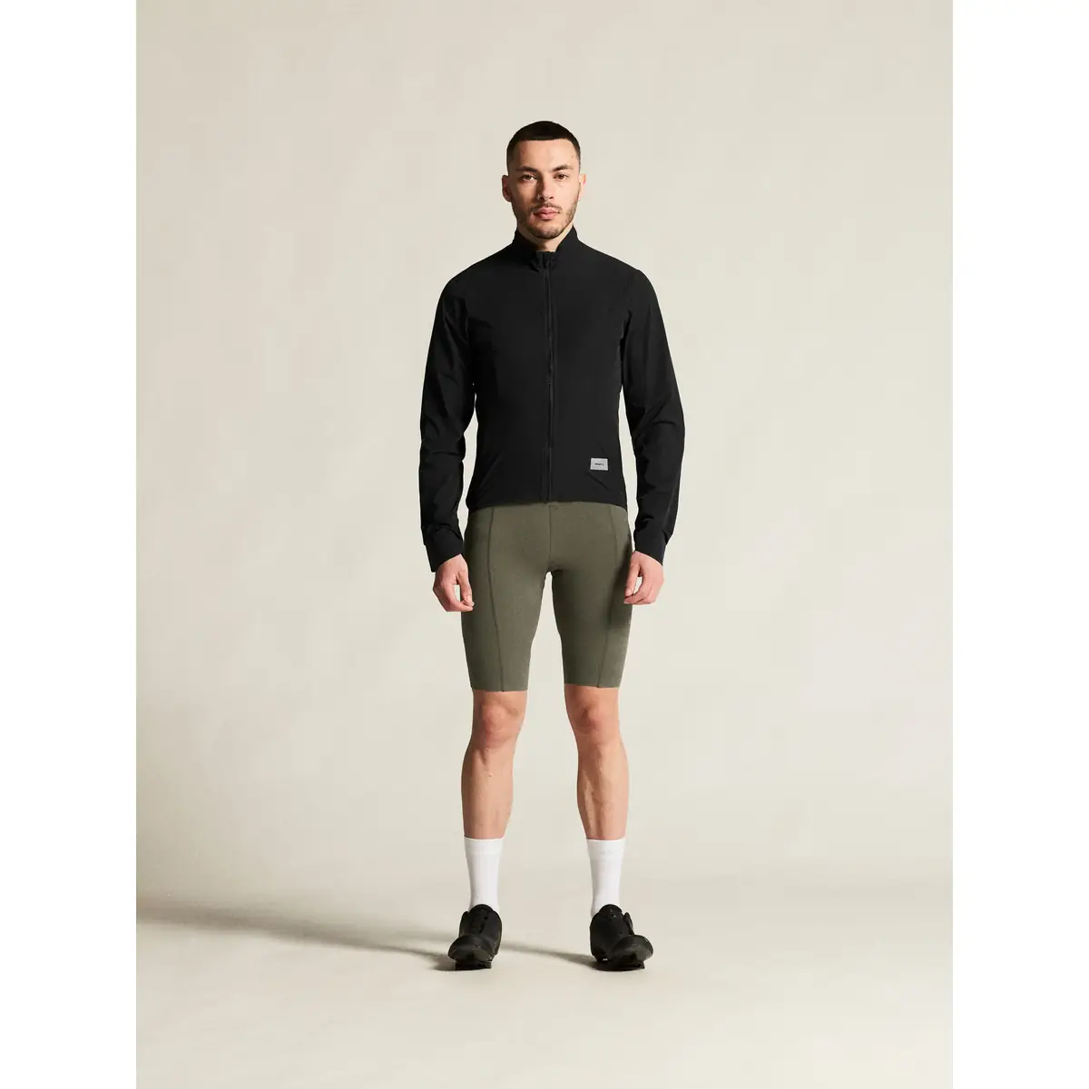 Cortavientos hombre CRAFT ENDUR LIGHT WIND JACKET C17325 13 Cortavientos hombre CRAFT ENDUR LIGHT WIND JACKET C17325, Negro, con modelo, vista frontal de cuerpo completo