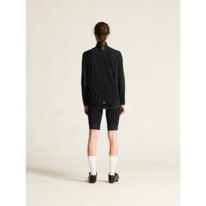 Cortavientos mujer CRAFT ENDUR LIGHT WIND JACKET C17326, Negro, con modelo, vista posterior de cuerpo completo