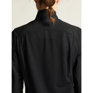 Cortavientos mujer CRAFT ENDUR LIGHT WIND JACKET C17326, Negro, con modelo, detalle posterior de cuello y espalda