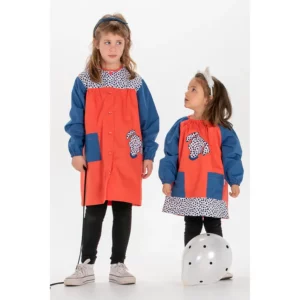 Bata infantil bordado dalmata Dyneke 0185857: vista frontal con dos modelos.