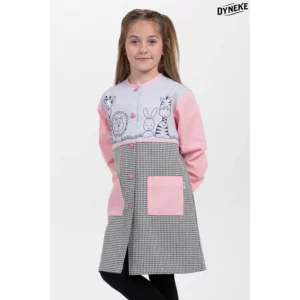 Bata intantil animales Dyneke 0189247: vista frontal con modelo.