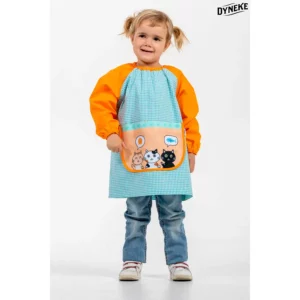 Babi infantil gatitos Dyneke 0990115: vista frontal con modelo.