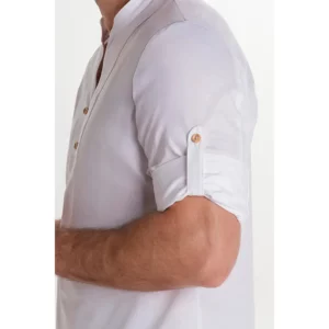 Camisa unisex pecherin botón madera. Dyneke 6007823: detalle de manga con trabilla.