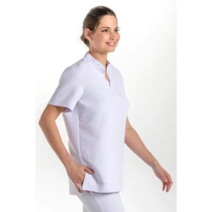 Blusón unisex microfibra blanca Dyneke 8008570: vista de tres cuartos con modelo.