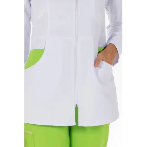 Chaqueta mujer microfibra contraste pistacho m/l Dyneke 8009573: detalle de los bolsillos delanteros.