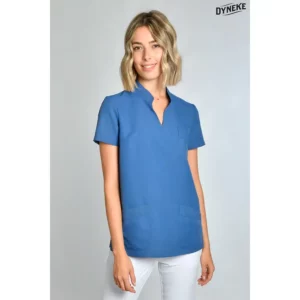Casaca microfibra azul cuello mao Dyneke 8011482: vista frontal con modelo.