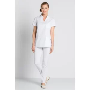Casaca sanidad blanca cuello mao Dyneke 8011900: vista de cuerpo entero con modelo.
