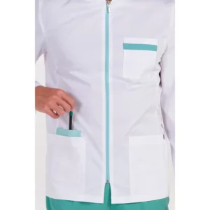 Chaqueta hombre sarga elástica contraste verde m/l Dyneke 8014906: detalle de la cremallera y bolsillos.
