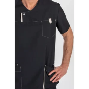 Casaca hombre microfibra negra tapeta Dyneke 8022571: detalle del escote y bolsillos.