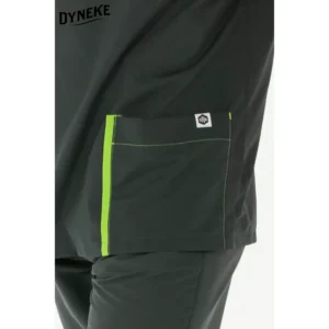 Casaca hombre microfibra gris hidrofugada Dyneke 8022576: detalle del bolsillo con contraste verde.